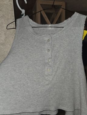 aerie Light Gray Ribbed Henley Crop Tank🟣